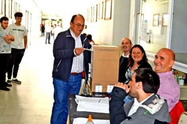 Salomón votó en Saladillo: “Esperemos que no haya tantos votos en blanco”