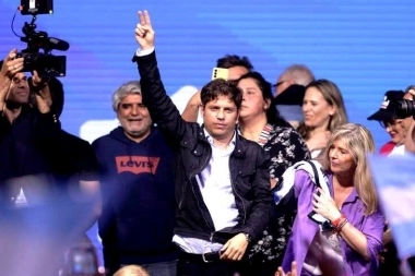 En modo opositor, Kicillof reafirmó su compromiso con Provincia y felicitó a Milei por su triunfo