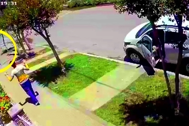 En menos de un mes, en la misma calle y a mano armada, a una familia le robaron dos autos