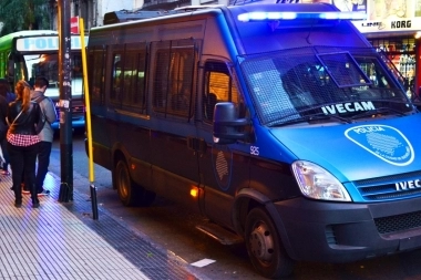 Clausuraron un local que subastaba armas de fuego sin autorización y las promocionaban como juguetes
