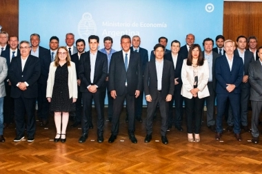 Massa se reunió con gobernadores: les garantizó el pago de fondos para sueldos y aguinaldos