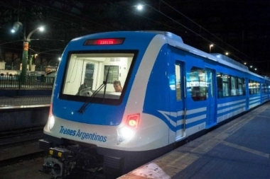 Zafó de la golpiza: arrebató un celular, se arrojó a las vías y la policía lo atrapó antes que los indignados testigos