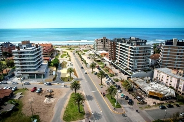 Los intendentes de la costa bonaerenses se preparan para el verano en medio de la incertidumbre