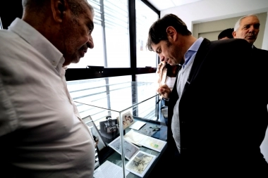 Con registros y documentos, Kicillof inauguró el Archivo Provincial de la Memoria