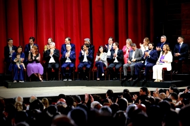 En fotos: la jura de todos los ministros y funcionarios de Kicillof para su segundo mandato