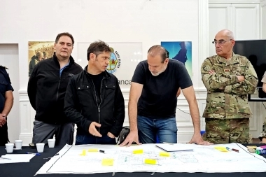 Axel Kicillof viajó a Bahía Blanca por la fuerte tormenta: qué dijo la Provincia