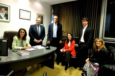 El radicalismo bonaerense entra en aprietos y se produce una fractura en Diputados