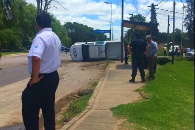 Vertiginosa persecución por la ruta acabó con el vuelco de un móvil policial
