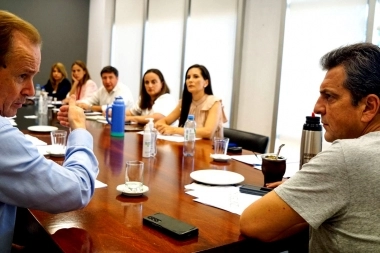 Reapareció Massa, se reunió con legisladores y repudió el DNU de Milei