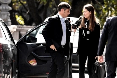 Kicillof prorroga el Presupuesto 2023 y pide endeudamiento por 1.800 millones de dólares