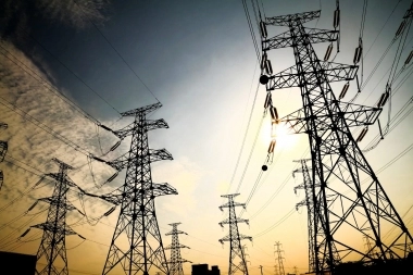 El gobierno bonaerense avanza en una mega obra para evitar cortes de luz al interior de la Provincia