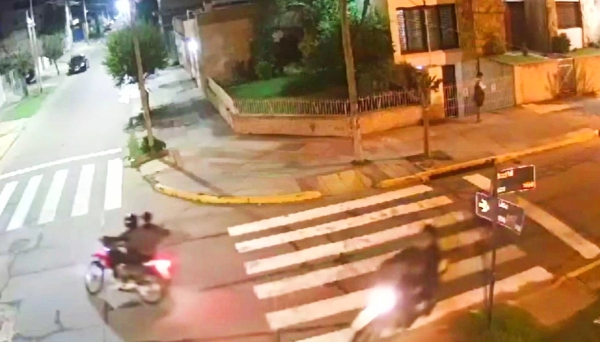 Cuando van o salen de trabajar, son víctimas de violentas bandas de motochorros