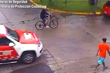 Robaron en una casa y las cámaras de vigilancia registraron la huida hasta que fueron interceptados