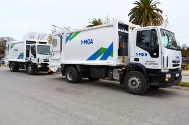 Un recolector de residuos murió al caer dentro de la compactadora del camión