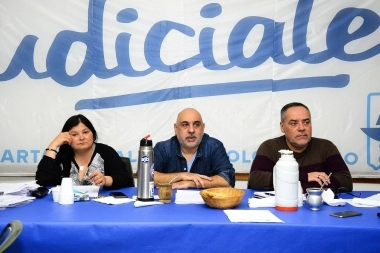 Judiciales se suman en el reclamo a Kicillof por reapertura de paritarias