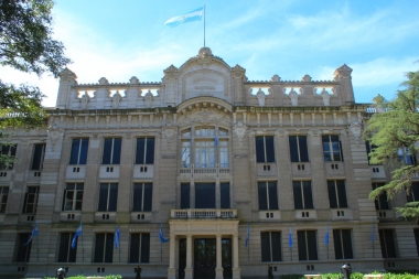 Murió la alumna que se disparó dentro de un aula del Colegio Nacional de La Plata