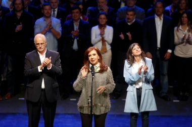 Por twitter, Cristina cruzó a Macri y a Vidal y los acusó de querer un “recorte jubilatorio”