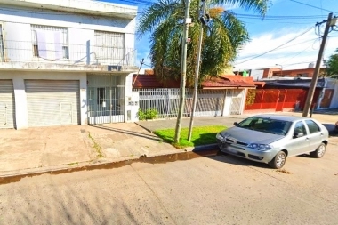 Robo al voleo: cuando guardaba el auto fue atacado por tres adolescentes armados