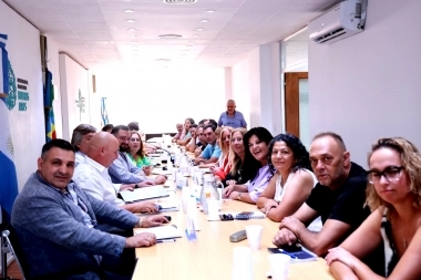 Insatisfechos con la oferta salarial de Kicillof, docentes reclamaron nueva propuesta