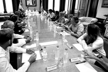 López y los intendentes negociaron una cláusula secreta para la coparticipación 2024