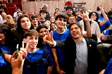 Kicillof visitó la Universidad de Quilmes, celebró un acto de la JUP pero sin la presencia de Mayra Mendoza