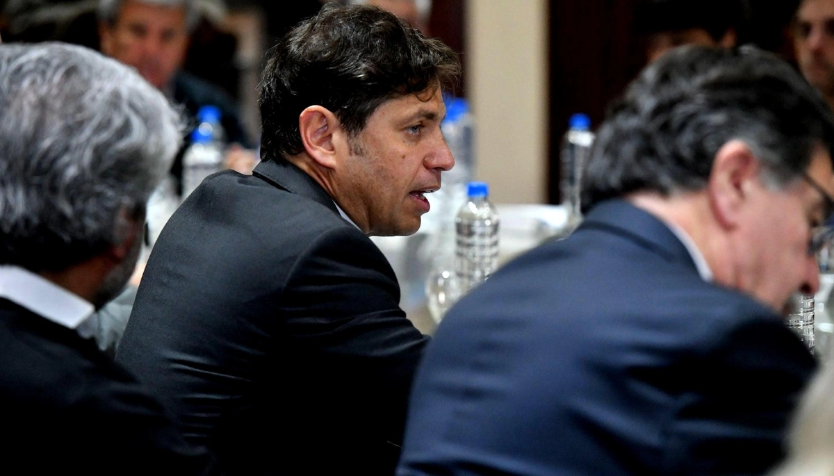Kicillof ofreció reducción de horas a docentes y estatales para compensar la paritaria