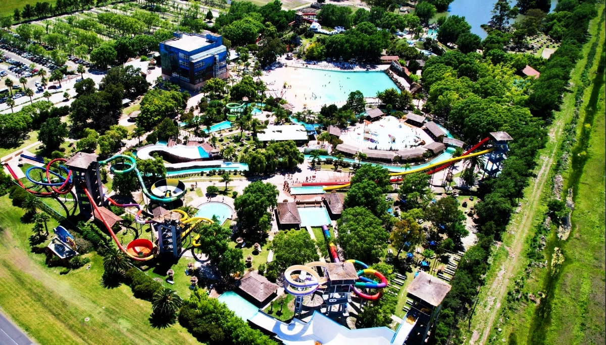 Reabrió el parque acuático “Aquasol” de Mar del Plata, el más grande de Latinoamérica