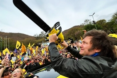 Efecto motosierra: el gobierno de Milei dará de baja más de 27 mil planes sociales