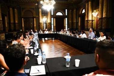 El municipio de La Plata elabora un plan de trabajo conjunto con movimientos populares