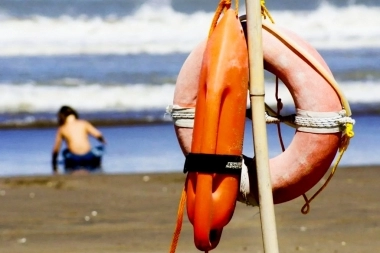 No hubo acuerdo: guardavidas de Pinamar hacen un paro por incumplimientos paritarios