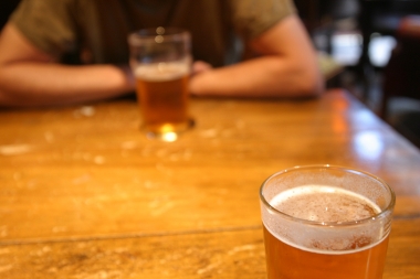 La Defensoría alertó que 70 por ciento de adolescentes a partir de los 12 años consume alcohol