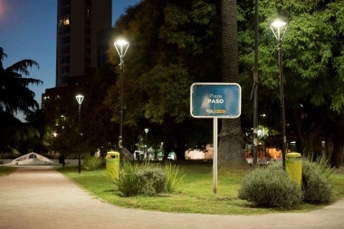 La Plata modo Conurbano: entraron a un kiosco a las patadas, lo desvalijaron y aterraron al empleado