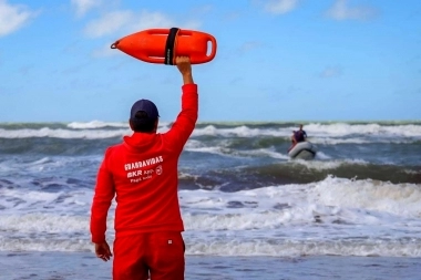 El intendente Montenegro aumentó por decreto el sueldo a Guardavidas de Mar del Plata