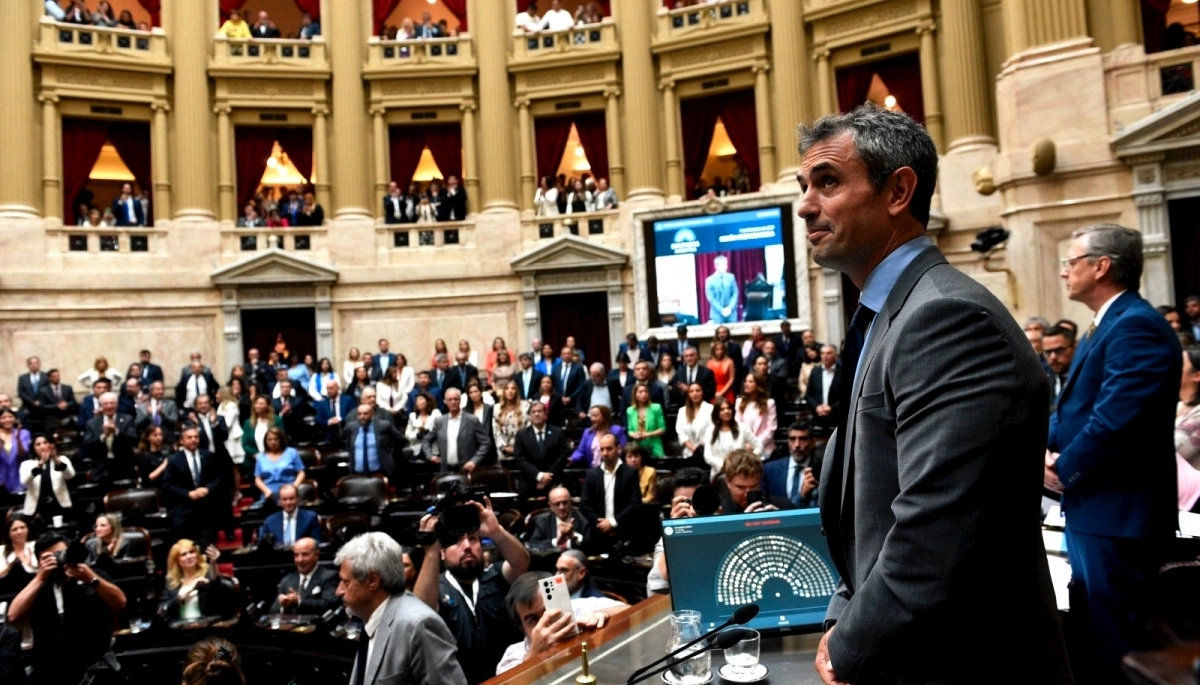 Con ayuda del PRO y la UCR, Milei logró aprobar en Diputados la Ley Ómnibus
