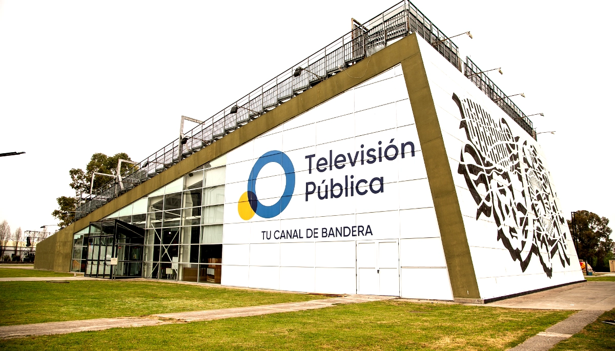 Quiénes son los designados por el gobierno de Milei para intervenir los medios públicos