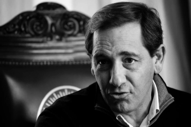 A lo Scioli, Garro cerca de desembarcar en el gobierno de Milei