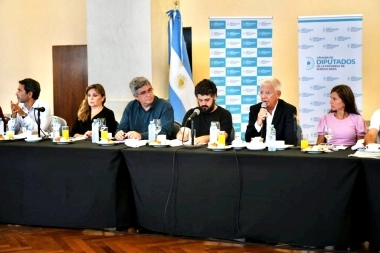 Ministro de Kicillof se reunió con el sector pesquero y manifestó su rechazo a la Ley Ómnibus