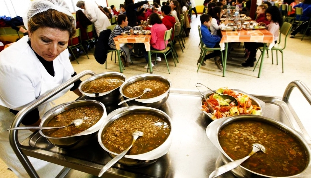 Demanda alimentaria: Kicillof duplicó los fondos para comedores escolares en la Provincia
