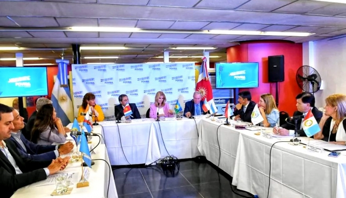 Los vicegobernadores apuntaron contra Milei y pidieron que “no tome de rehenes” a los argentinos