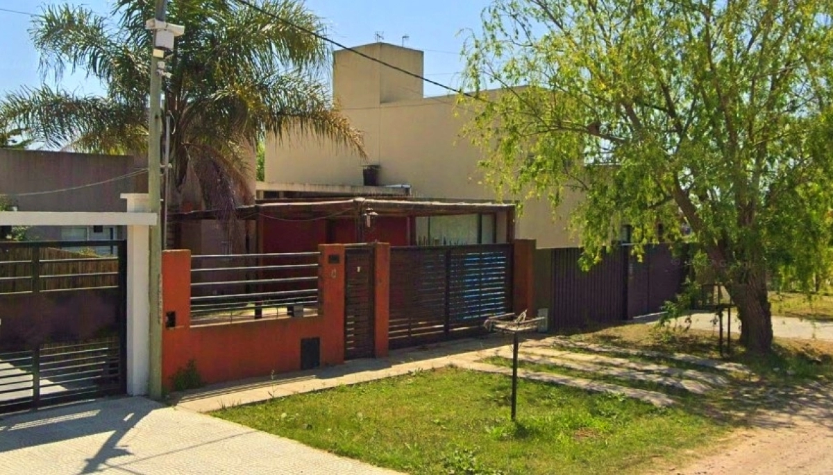 Madrugada de terror: banda de encapuchados irrumpió y robó en una vivienda de La Plata