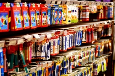 Según un estudio de la Defensoría bonaerense, la canasta escolar cuesta 450% más que en 2023