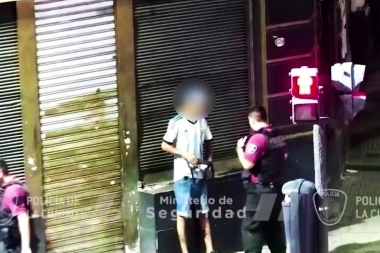 Tres detenidos en un barrio picante: en moto y a pie, venían de robar un parlante y un celular a un hombre