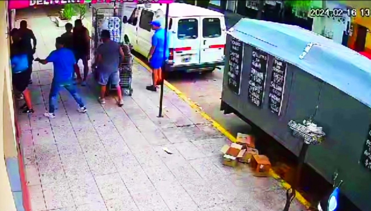 Raid delictivo: ocurrió al mediodía y en pocos minutos asaltaron a todos los que cruzaron