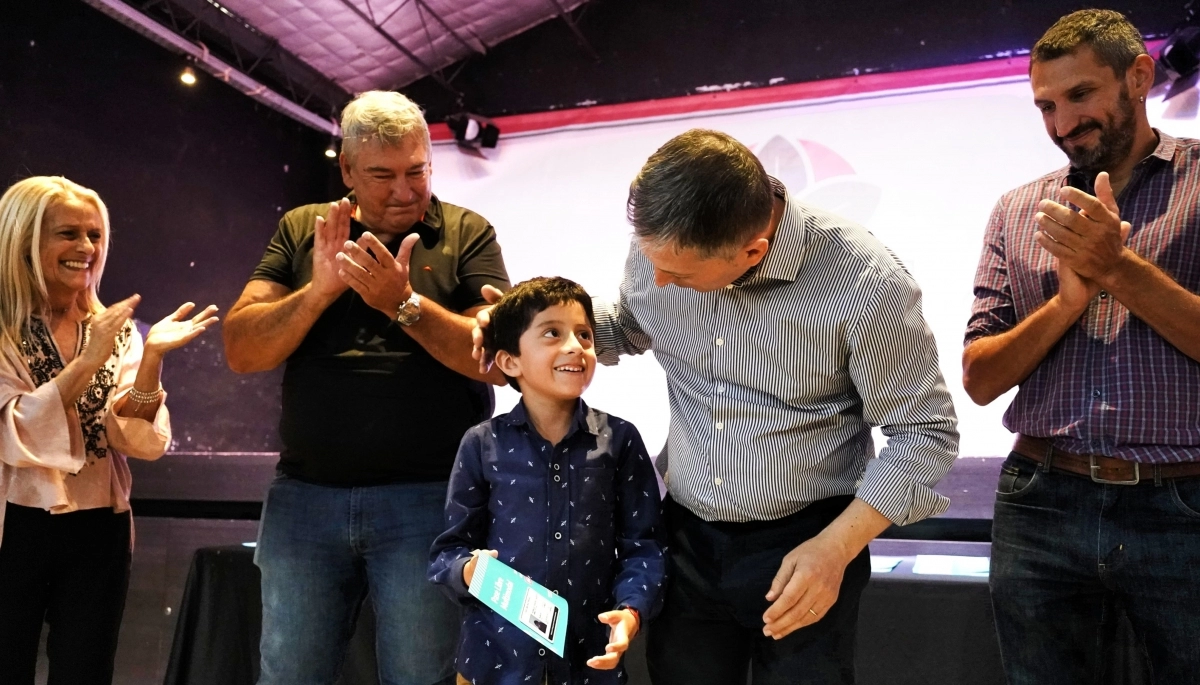 D’Onofrio visitó a Gray y anunció pases libres en transportes para estudiantes y discapacitados