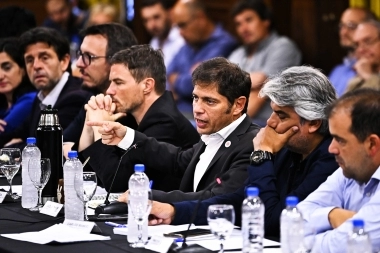 Kicillof reunió a empresarios bonaerenses: criticó las medidas de Milei y la caída del consumo