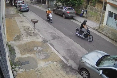 Una familia zafó del robo de la camioneta y los motochorros escaparon a puro grito y reproches