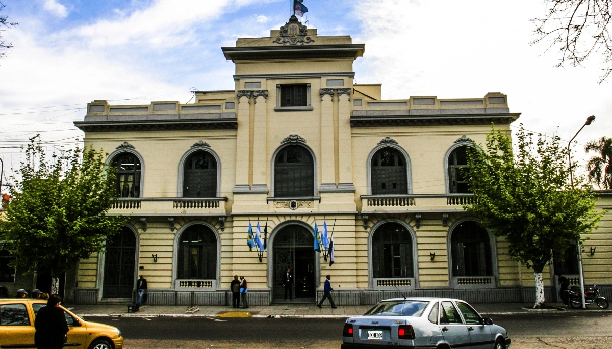Espinoza reabre paritarias del 2023 y aumenta los salarios de municipales de La Matanza