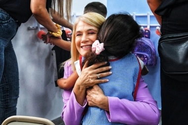 Magario acompañó a Kicillof en el comienzo de clases y ratificó su compromiso con la educación pública