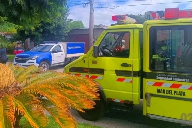 Subió a hacer una reparación y encontró un cadáver en el techo de la casa
