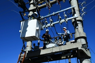 La Defensoría demandó a CAMMESA y a cooperativas: piden que no le corten la luz a los usuarios
